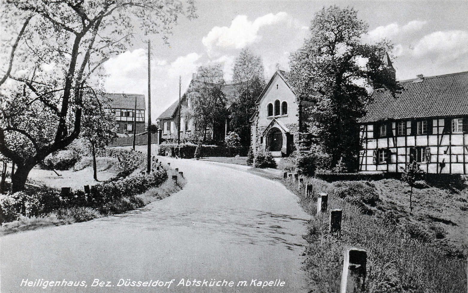 Neue Schule Abtsküche – Jakobuskapelle – alte Schule um 1939 Foto: Postkarte