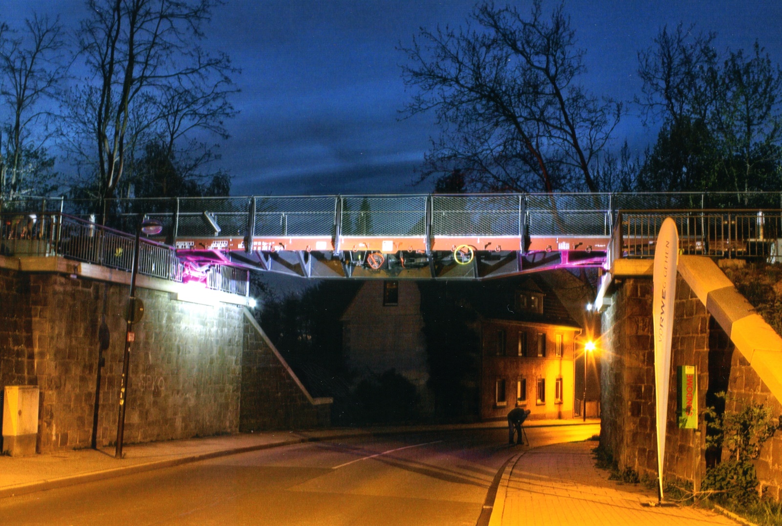 Wagonbrücke 20110413 Nachtaufnahme Ralf Jeratsch Stadtarchiv 23361 1 003